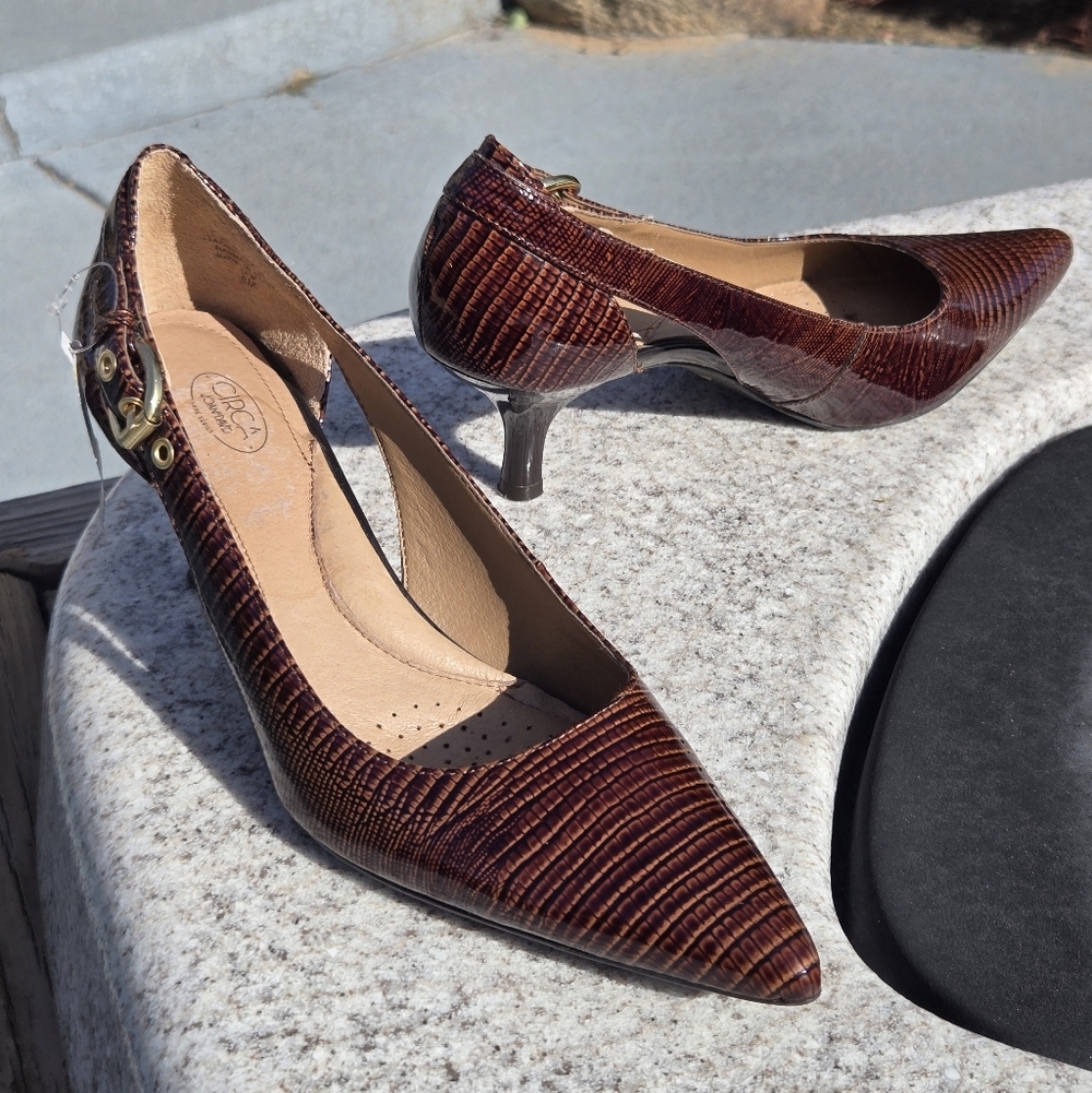 Circa Joan & David Heels Womens 8 M Leather Calla Lily Kitten Buckle Pumps Brown